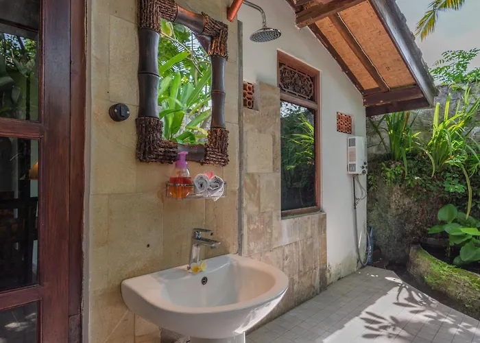 Tropical Oasis Lovina Ferienhaus Temukus